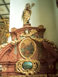 Foto vom rechten Seitenaltar der Frauenkirche in Ehingen